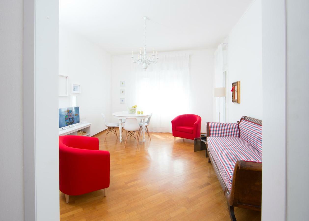 Biba Casa Vacanze โอเมญา ภายนอก รูปภาพ